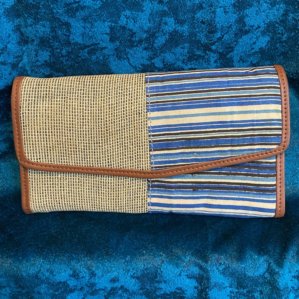🎁Brand new Clutch/wallet - Picture 2 of 9